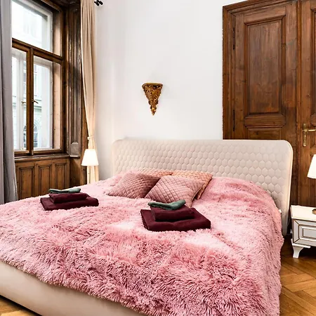 Big Beauty Apartment
